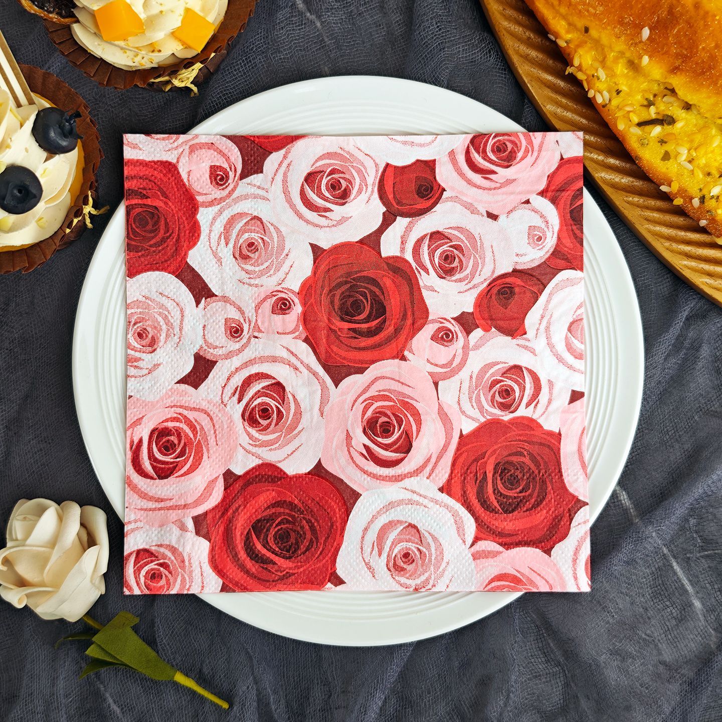 Red & Pink Roses Pattern Napkins
